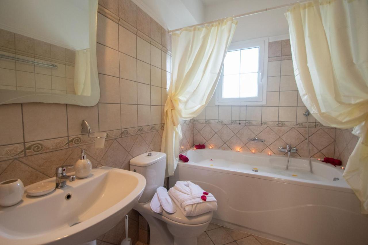Luxury Villa Vanato & Pool Koukounariá Eksteriør bilde